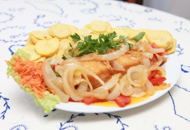 Codfish with caramelised onion